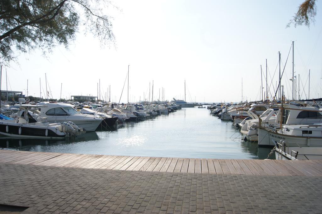 Apartmán Agi Port De Rosas Exteriér fotografie